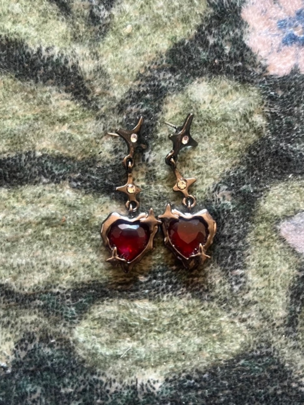 🥀 Goth Heart Dangly Earrings 🥀